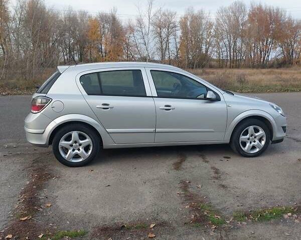 Серый Опель Астра, объемом двигателя 1.6 л и пробегом 223 тыс. км за 5600 $, фото 11 на Automoto.ua