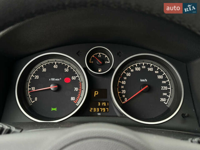 Серый Опель Астра, объемом двигателя 1.8 л и пробегом 230 тыс. км за 6900 $, фото 26 на Automoto.ua