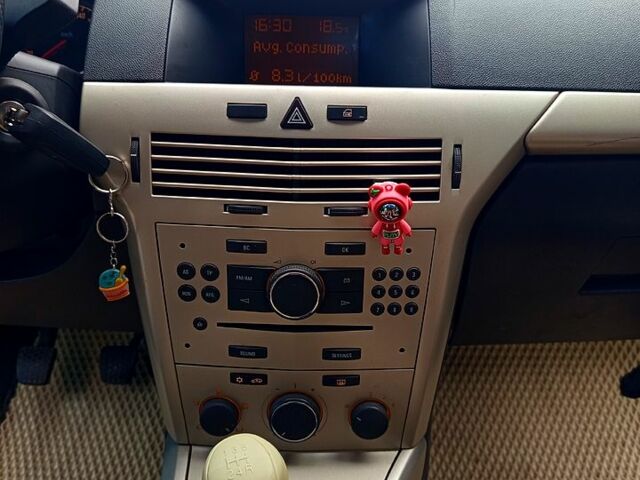 Опель Астра 2008 в Гребенке на Automoto.ua Серый Опель Астра, объемом двигателя 1.6 л и пробегом 0 тыс. км за 5200 $, фото 10 на Automoto.ua