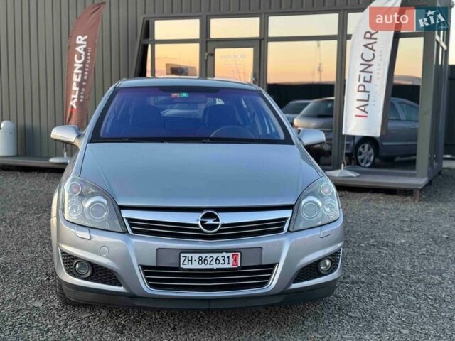 Серый Опель Астра, объемом двигателя 1.8 л и пробегом 215 тыс. км за 6300 $, фото 2 на Automoto.ua
