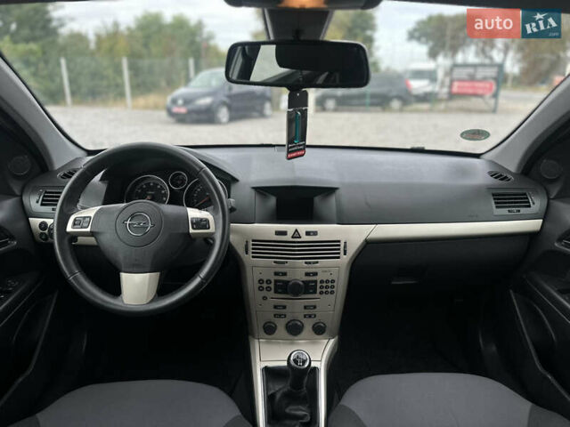 Сірий Опель Астра, об'ємом двигуна 1.6 л та пробігом 215 тис. км за 5800 $, фото 50 на Automoto.ua