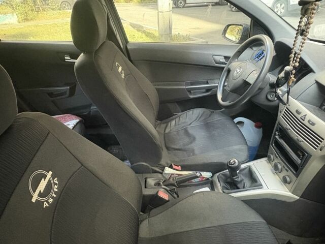 Серый Опель Астра, объемом двигателя 1.4 л и пробегом 145 тыс. км за 4500 $, фото 6 на Automoto.ua