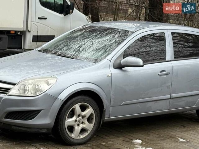Серый Опель Астра, объемом двигателя 1.36 л и пробегом 260 тыс. км за 4500 $, фото 2 на Automoto.ua
