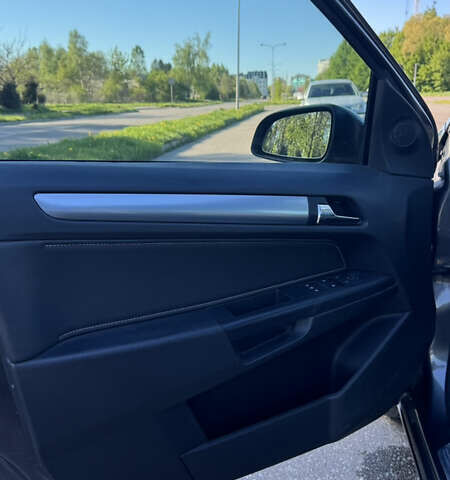 Серый Опель Астра, объемом двигателя 1.7 л и пробегом 238 тыс. км за 5200 $, фото 5 на Automoto.ua