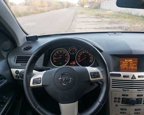 Серый Опель Астра, объемом двигателя 1.6 л и пробегом 223 тыс. км за 5600 $, фото 38 на Automoto.ua