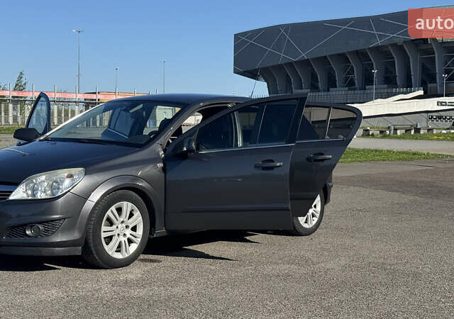 Серый Опель Астра, объемом двигателя 1.7 л и пробегом 238 тыс. км за 5200 $, фото 29 на Automoto.ua