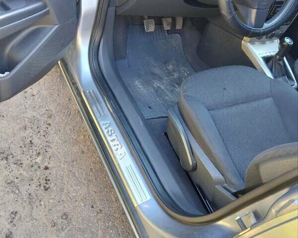 Серый Опель Астра, объемом двигателя 1.4 л и пробегом 333 тыс. км за 5100 $, фото 16 на Automoto.ua