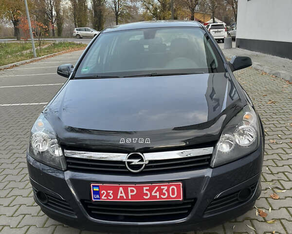 Серый Опель Астра, объемом двигателя 1.6 л и пробегом 207 тыс. км за 5800 $, фото 43 на Automoto.ua