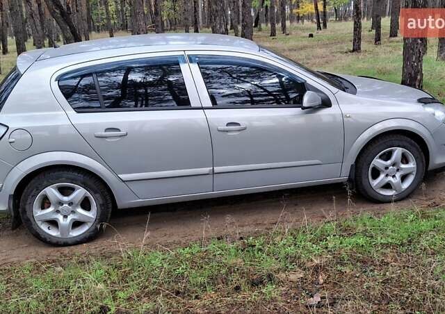 Сірий Опель Астра, об'ємом двигуна 1.6 л та пробігом 260 тис. км за 4800 $, фото 6 на Automoto.ua