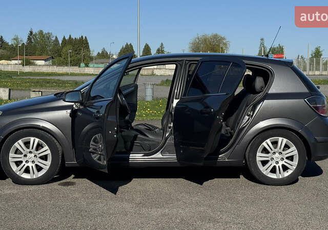 Серый Опель Астра, объемом двигателя 1.7 л и пробегом 238 тыс. км за 5200 $, фото 38 на Automoto.ua