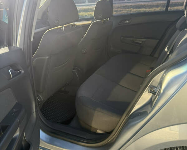 Серый Опель Астра, объемом двигателя 1.8 л и пробегом 204 тыс. км за 5500 $, фото 2 на Automoto.ua