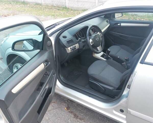 Серый Опель Астра, объемом двигателя 1.6 л и пробегом 223 тыс. км за 5600 $, фото 24 на Automoto.ua