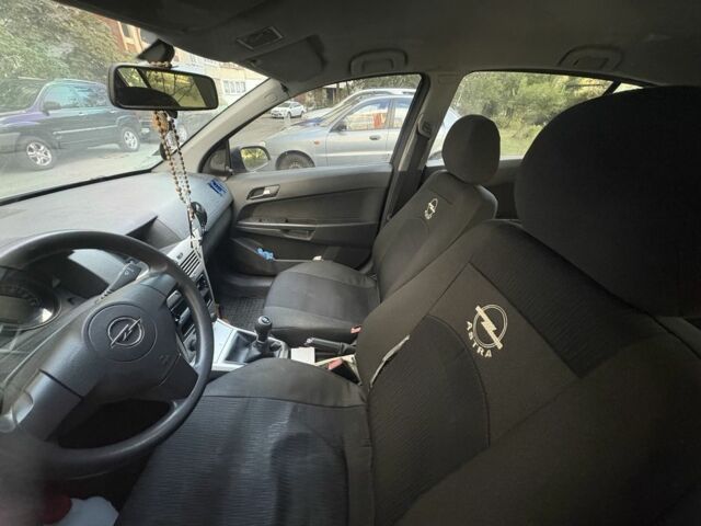 Серый Опель Астра, объемом двигателя 1.4 л и пробегом 145 тыс. км за 4500 $, фото 10 на Automoto.ua