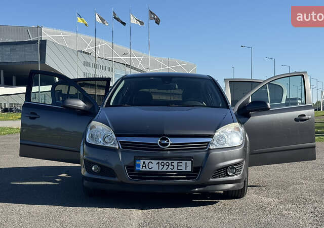 Серый Опель Астра, объемом двигателя 1.7 л и пробегом 238 тыс. км за 5200 $, фото 37 на Automoto.ua