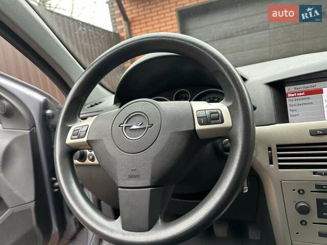 Серый Опель Астра, объемом двигателя 1.6 л и пробегом 236 тыс. км за 5499 $, фото 20 на Automoto.ua