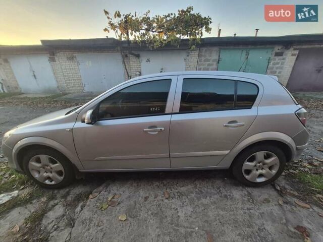 Серый Опель Астра, объемом двигателя 1.3 л и пробегом 250 тыс. км за 6350 $, фото 3 на Automoto.ua