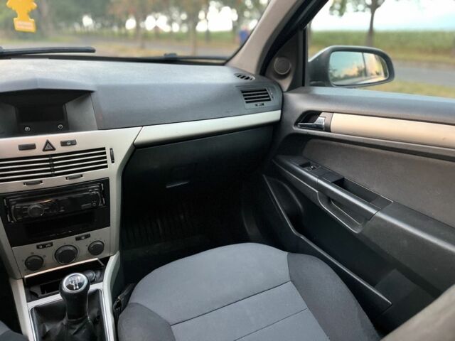 Сірий Опель Астра, об'ємом двигуна 1.6 л та пробігом 236 тис. км за 4200 $, фото 17 на Automoto.ua