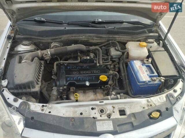 Серый Опель Астра, объемом двигателя 1.4 л и пробегом 202 тыс. км за 4200 $, фото 5 на Automoto.ua