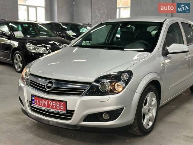 Серый Опель Астра, объемом двигателя 1.6 л и пробегом 117 тыс. км за 6999 $, фото 2 на Automoto.ua