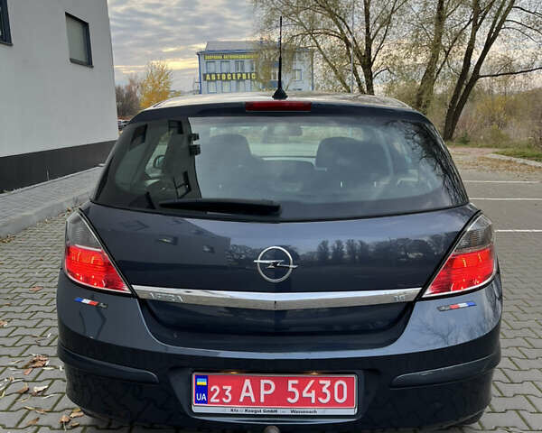 Серый Опель Астра, объемом двигателя 1.6 л и пробегом 207 тыс. км за 5800 $, фото 9 на Automoto.ua