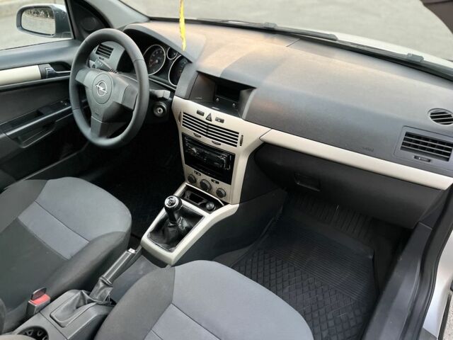 Сірий Опель Астра, об'ємом двигуна 1.6 л та пробігом 236 тис. км за 4200 $, фото 21 на Automoto.ua