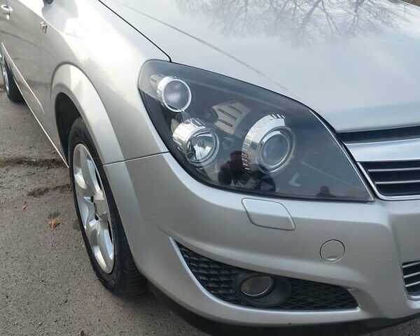 Серый Опель Астра, объемом двигателя 1.6 л и пробегом 223 тыс. км за 5600 $, фото 16 на Automoto.ua