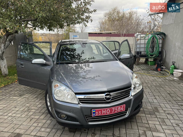 Сірий Опель Астра, об'ємом двигуна 1.6 л та пробігом 244 тис. км за 5900 $, фото 1 на Automoto.ua