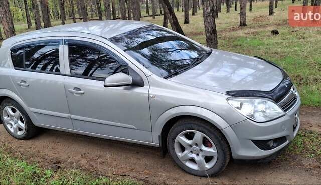 Сірий Опель Астра, об'ємом двигуна 1.6 л та пробігом 260 тис. км за 4800 $, фото 2 на Automoto.ua