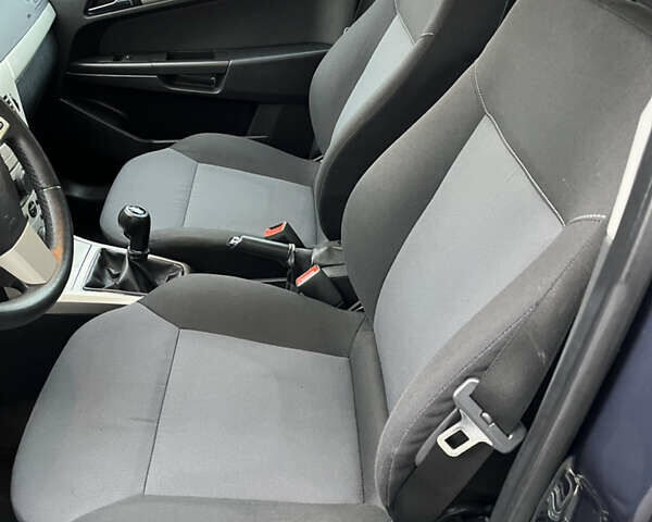 Серый Опель Астра, объемом двигателя 1.6 л и пробегом 207 тыс. км за 5800 $, фото 21 на Automoto.ua