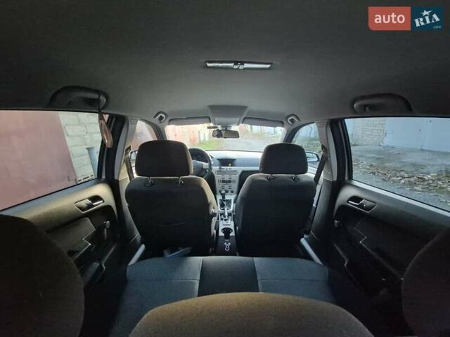 Серый Опель Астра, объемом двигателя 1.3 л и пробегом 250 тыс. км за 6350 $, фото 7 на Automoto.ua