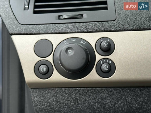 Серый Опель Астра, объемом двигателя 1.8 л и пробегом 230 тыс. км за 6900 $, фото 32 на Automoto.ua