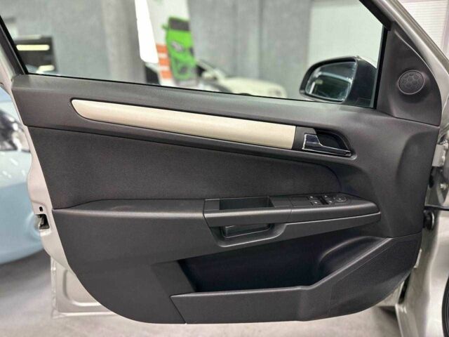 Серый Опель Астра, объемом двигателя 1.6 л и пробегом 117 тыс. км за 6999 $, фото 12 на Automoto.ua