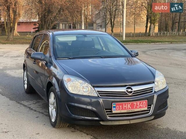 Серый Опель Астра, объемом двигателя 1.8 л и пробегом 220 тыс. км за 6999 $, фото 8 на Automoto.ua