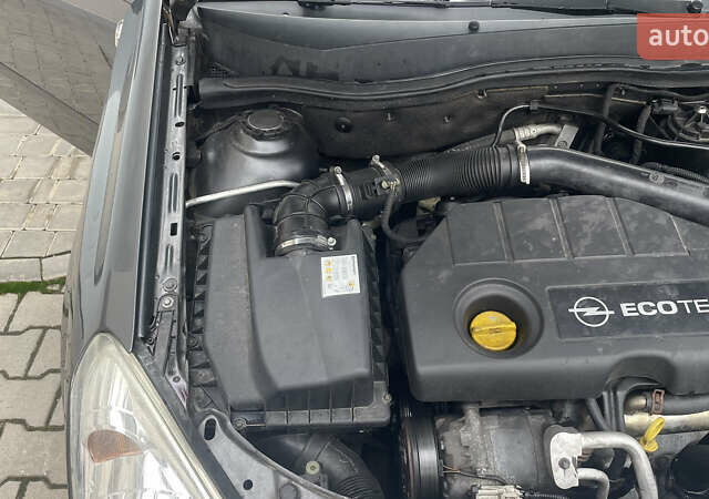 Серый Опель Астра, объемом двигателя 1.7 л и пробегом 285 тыс. км за 5399 $, фото 1 на Automoto.ua