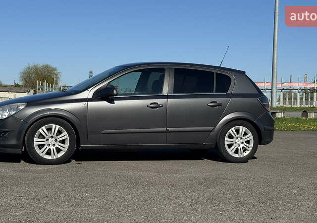 Серый Опель Астра, объемом двигателя 1.7 л и пробегом 238 тыс. км за 5200 $, фото 21 на Automoto.ua