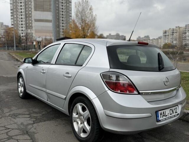 Сірий Опель Астра, об'ємом двигуна 1.3 л та пробігом 254 тис. км за 2750 $, фото 1 на Automoto.ua
