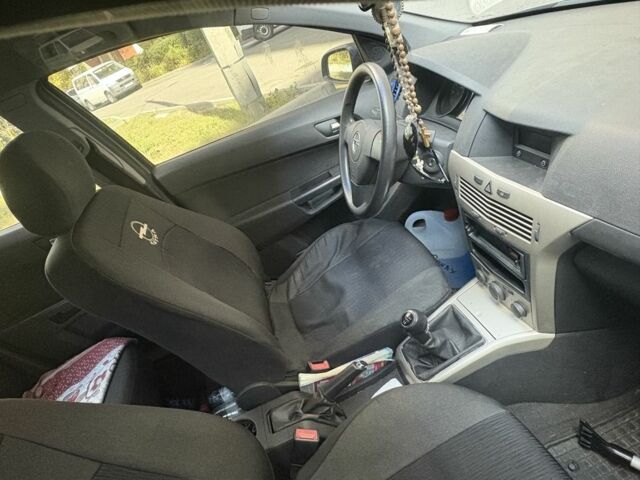 Серый Опель Астра, объемом двигателя 1.4 л и пробегом 145 тыс. км за 4500 $, фото 7 на Automoto.ua