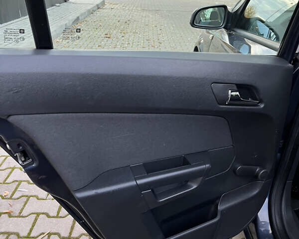 Серый Опель Астра, объемом двигателя 1.6 л и пробегом 207 тыс. км за 5800 $, фото 18 на Automoto.ua