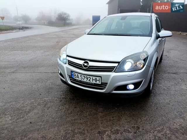 Сірий Опель Астра, об'ємом двигуна 1.6 л та пробігом 180 тис. км за 5700 $, фото 9 на Automoto.ua