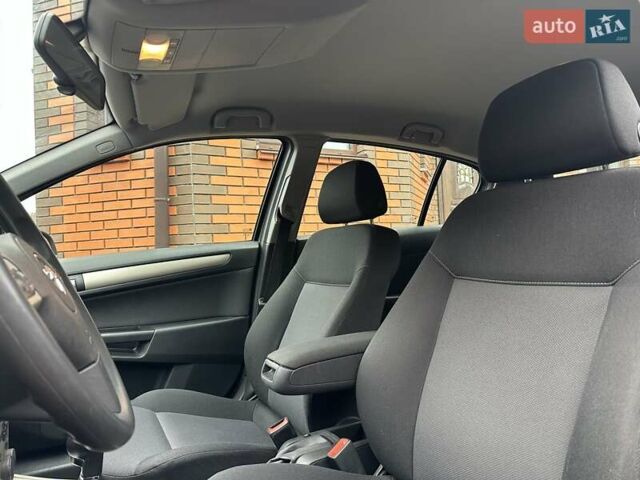 Серый Опель Астра, объемом двигателя 1.6 л и пробегом 236 тыс. км за 5499 $, фото 21 на Automoto.ua