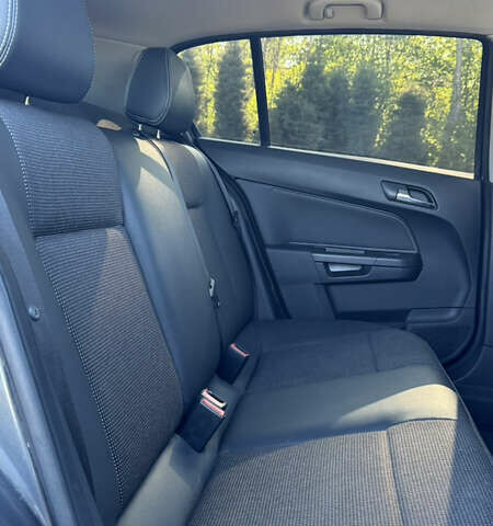 Серый Опель Астра, объемом двигателя 1.7 л и пробегом 238 тыс. км за 5200 $, фото 7 на Automoto.ua