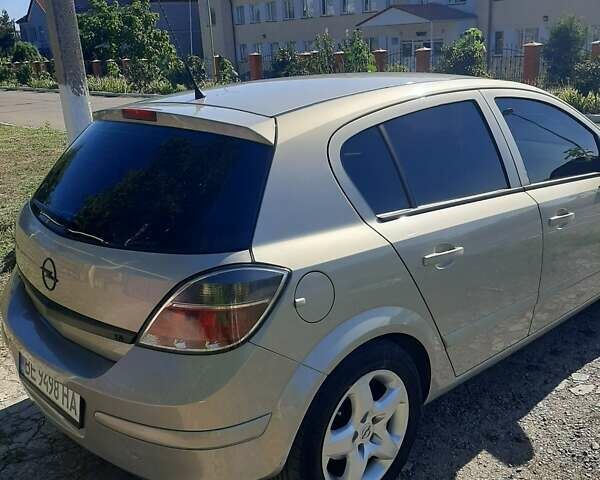 Серый Опель Астра, объемом двигателя 1.6 л и пробегом 240 тыс. км за 5500 $, фото 11 на Automoto.ua