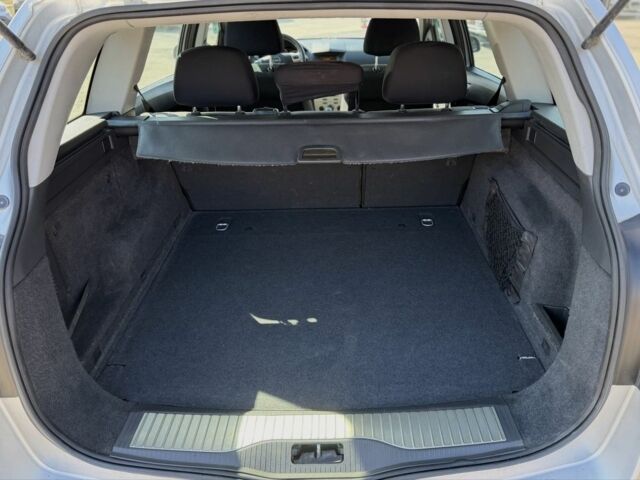 Серый Опель Астра, объемом двигателя 1.7 л и пробегом 254 тыс. км за 5500 $, фото 7 на Automoto.ua