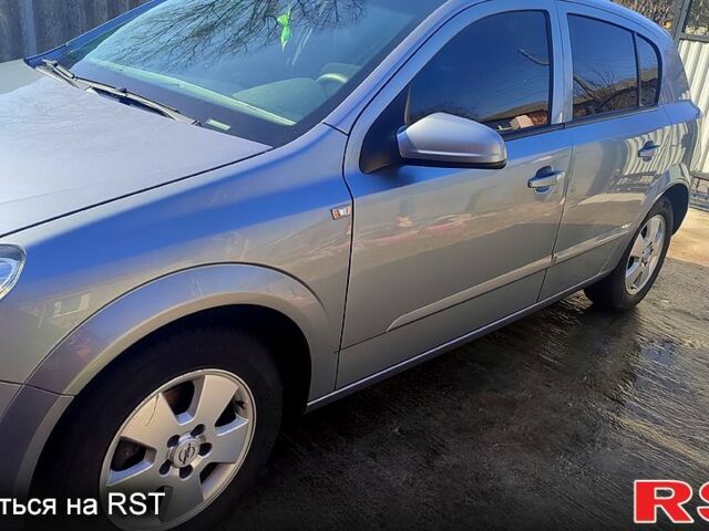 Серый Опель Астра, объемом двигателя 1.7 л и пробегом 350 тыс. км за 5100 $, фото 4 на Automoto.ua