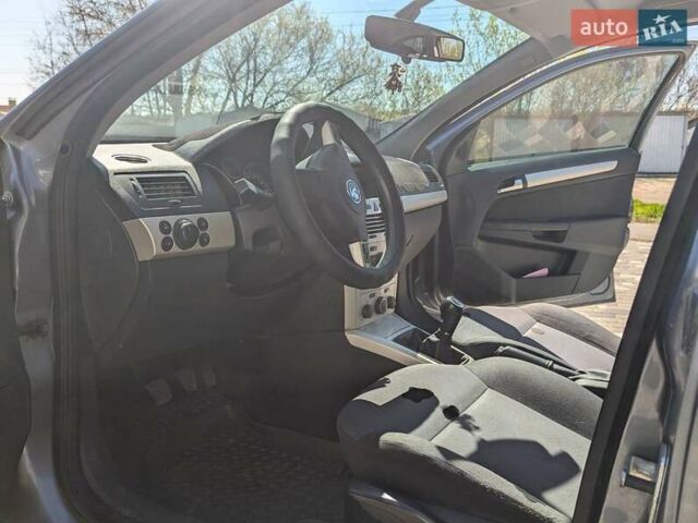 Сірий Опель Астра, об'ємом двигуна 1.6 л та пробігом 326 тис. км за 5500 $, фото 2 на Automoto.ua