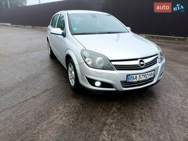 Сірий Опель Астра, об'ємом двигуна 1.6 л та пробігом 180 тис. км за 5700 $, фото 26 на Automoto.ua