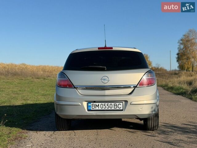 Серый Опель Астра, объемом двигателя 1.6 л и пробегом 248 тыс. км за 5700 $, фото 4 на Automoto.ua