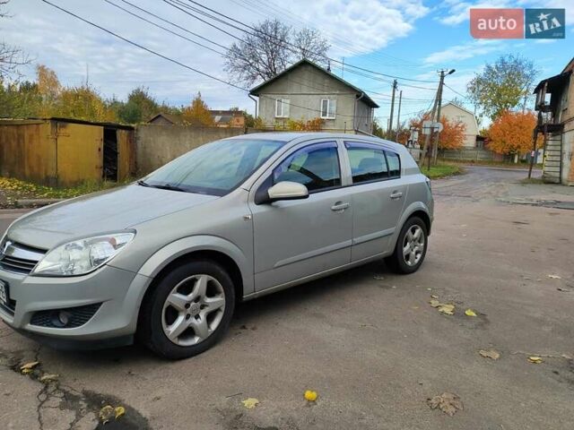 Опель Астра 2008 в Чернигове на Automoto.ua Серый Опель Астра, объемом двигателя 1.6 л и пробегом 178 тыс. км за 5300 $, фото 5 на Automoto.ua