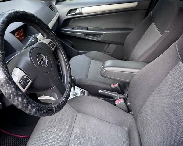 Опель Астра 2008 в Киеве на Automoto.ua Серый Опель Астра, объемом двигателя 1.6 л и пробегом 250 тыс. км за 4100 $, фото 4 на Automoto.ua