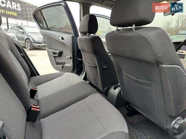 Серый Опель Астра, объемом двигателя 1.8 л и пробегом 230 тыс. км за 6900 $, фото 17 на Automoto.ua